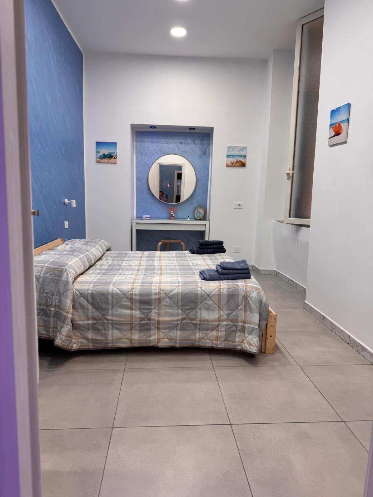Casa Vacanze La Fenice Наполи Екстериор снимка