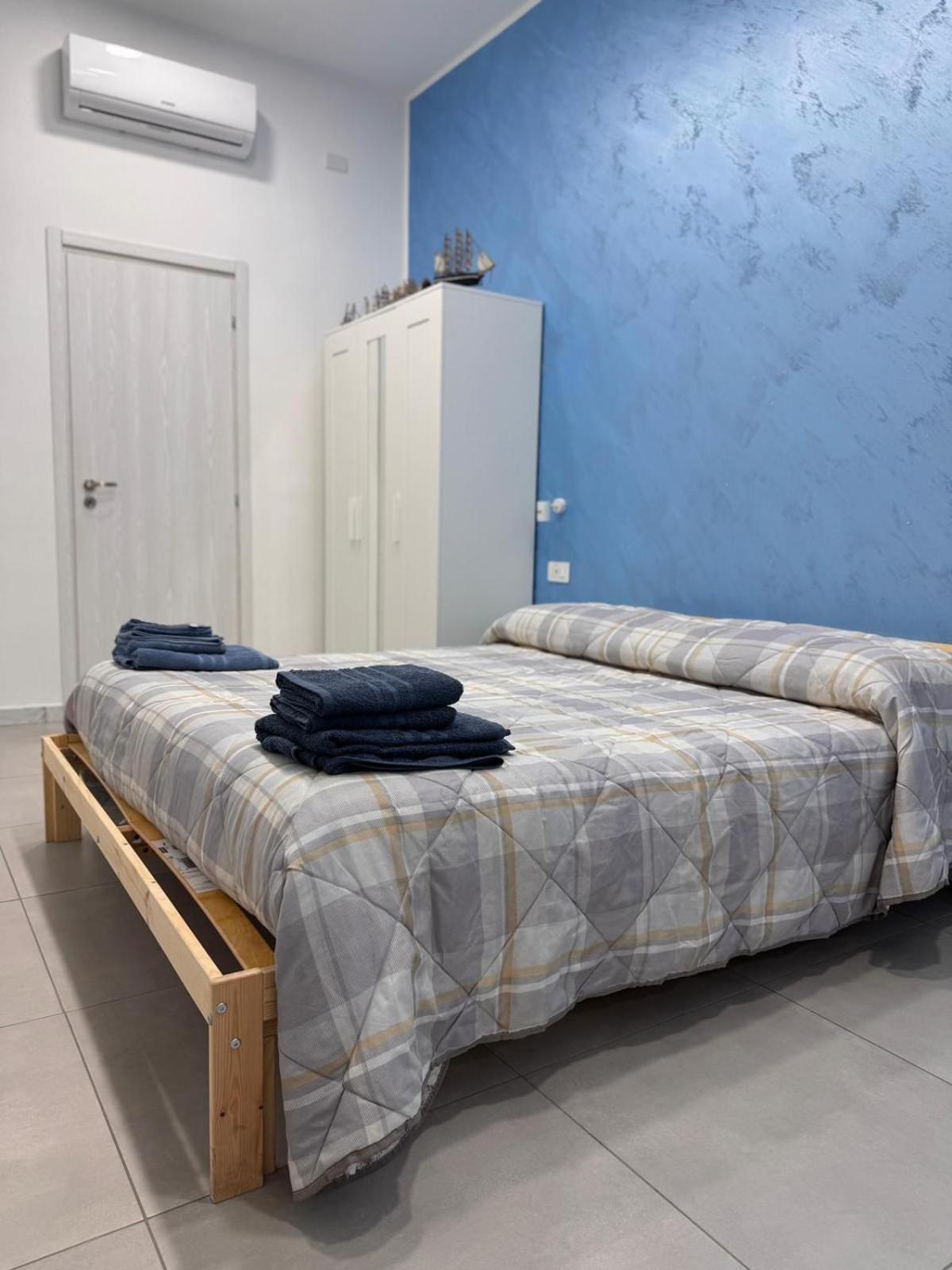Casa Vacanze La Fenice Наполи Екстериор снимка